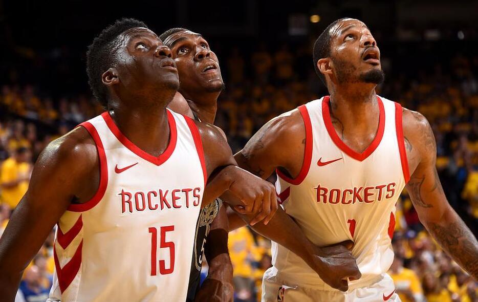 NBA：勇士末节发力 击败雷霆止住颓势（NBA：勇士末节爆发 擒雷霆止颓）