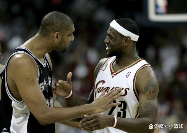 反对家暴，克雷莫内塞球衣背后印的是与球员关系密切女性名字（克雷莫内塞倡议反家暴：球衣背后印与球员关系密切的女性姓名）