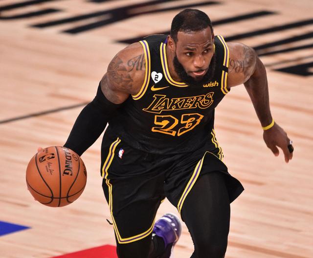 米多指责利物浦种族歧视萨拉赫，称杰拉德未受同等对待（米多：利物浦对萨拉赫存种族歧视，杰拉德未获同等待遇）