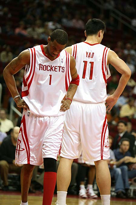 球队在对方主场打出统治级表现（球队客场上演统治级发挥）